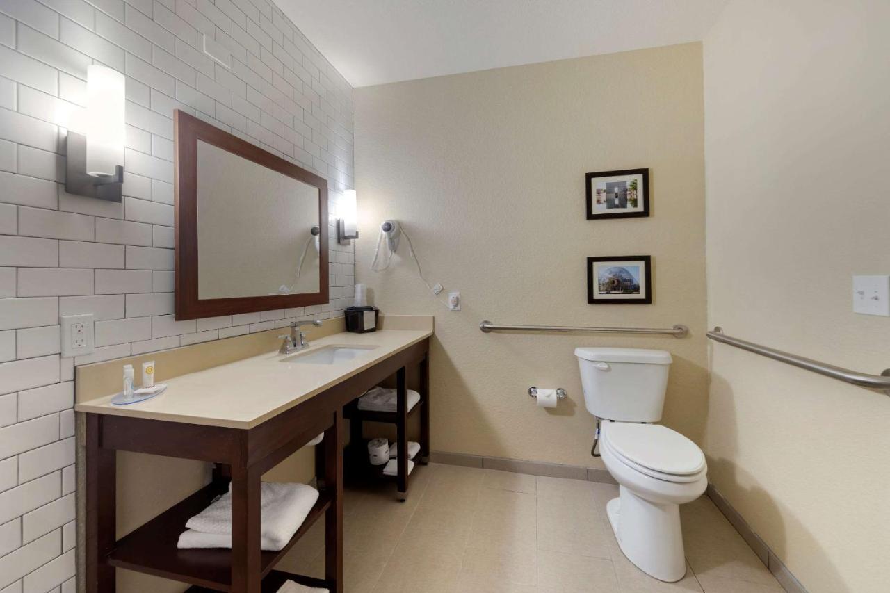 Comfort Inn & Suites Harrah Choctaw Екстериор снимка