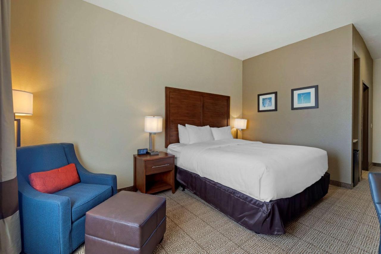 Comfort Inn & Suites Harrah Choctaw Екстериор снимка