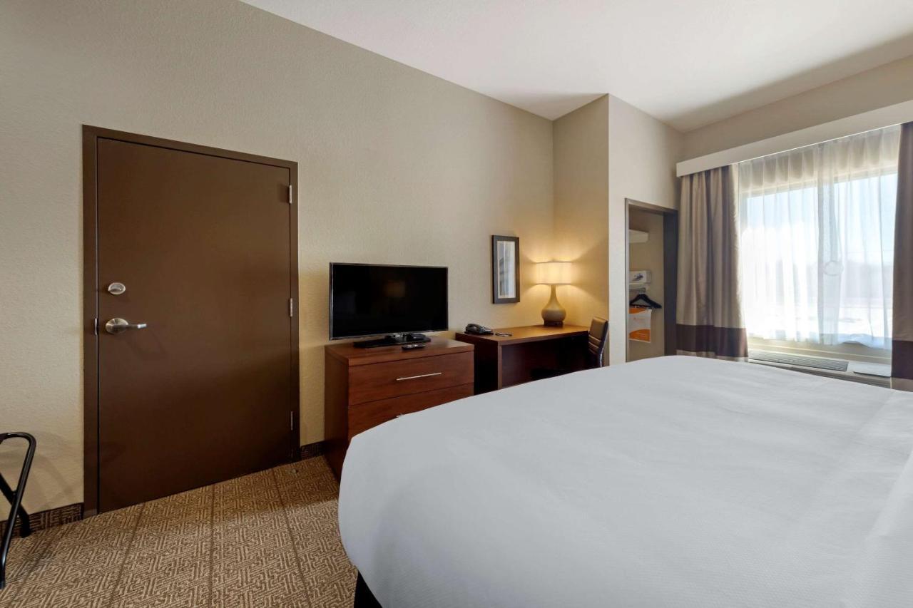 Comfort Inn & Suites Harrah Choctaw Екстериор снимка