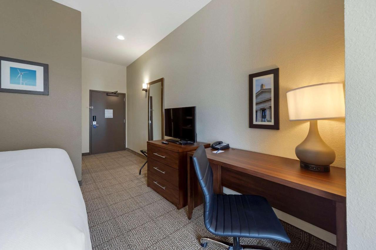 Comfort Inn & Suites Harrah Choctaw Екстериор снимка