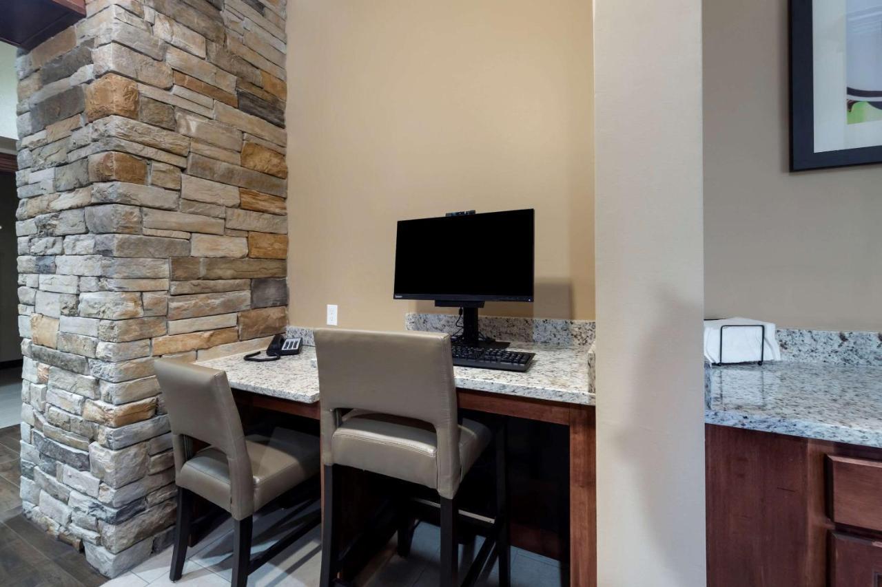Comfort Inn & Suites Harrah Choctaw Екстериор снимка