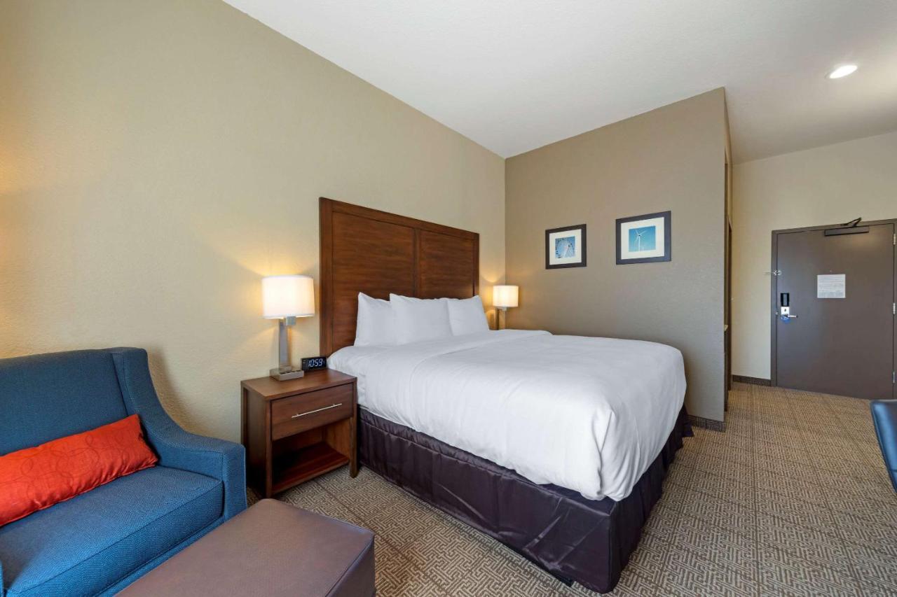 Comfort Inn & Suites Harrah Choctaw Екстериор снимка