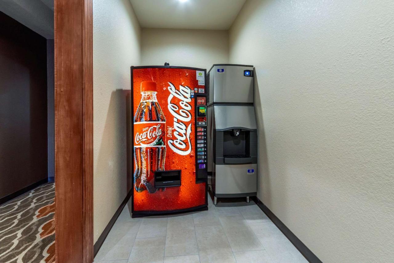 Comfort Inn & Suites Harrah Choctaw Екстериор снимка