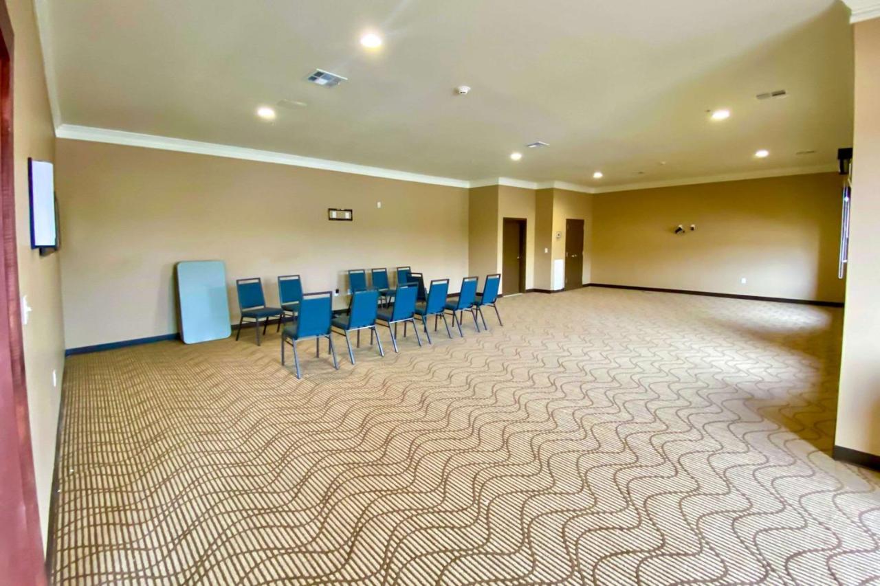 Comfort Inn & Suites Harrah Choctaw Екстериор снимка