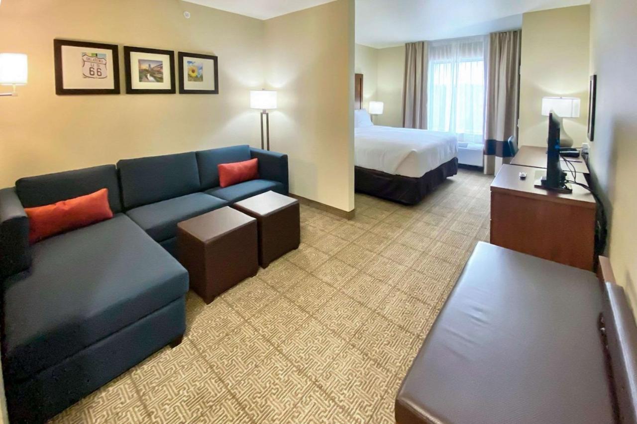 Comfort Inn & Suites Harrah Choctaw Екстериор снимка